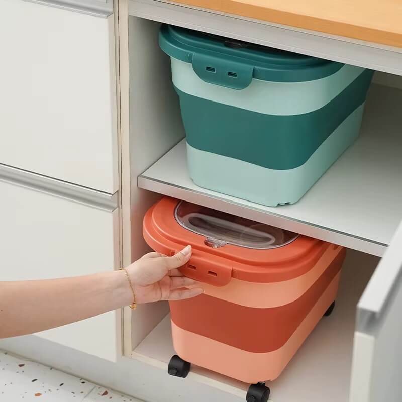 Dog Food Going Stale? Try Our Airtight Collapsible Container