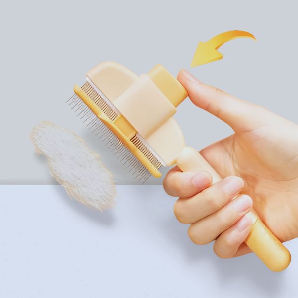 Pet hair detangler and remover comb in use – simple and hygienic.