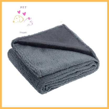 Gray pet blanket, waterproof and perfect for protecting furniture.