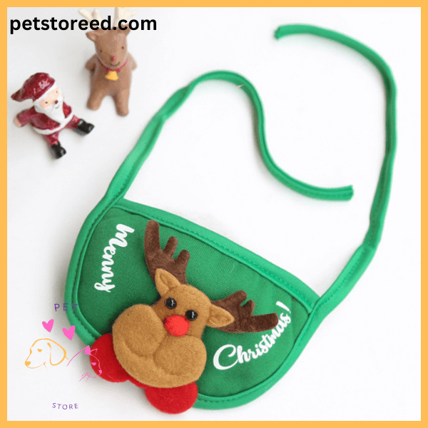 Christmas pet bib by SnuffelKerst in green with reindeer design 🎄