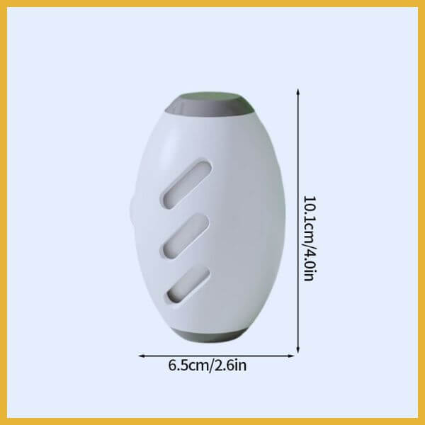 Pluisweg lint roller size chart with dimensions 10.1cm by 6.5cm, white case on blue background