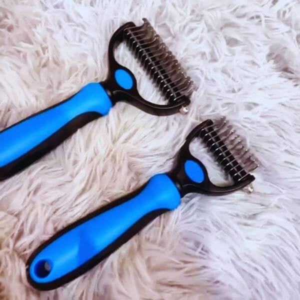 Durable grooming rake ideal for reducing shedding at home